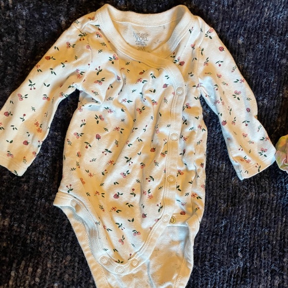 Baby Girl Bundle (10 Pieces), Sizes 0-3 and 3 Months - Picture 14 of 16